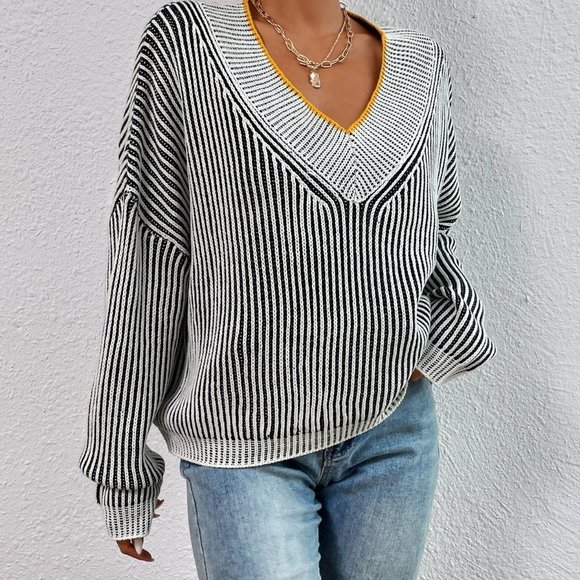 Black & White Casual Womens Vertical Stripe Pattern Drop Shoulder Sweater - Picture 4 of 5